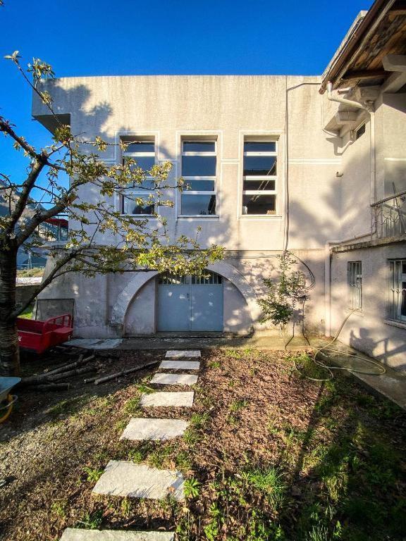 Agroturizem Hotel Vila Franceze Koman Eksteriør bilde